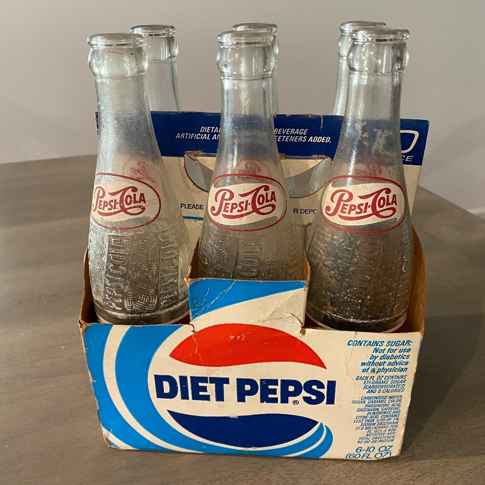 COMPLETE 1957 SET OF 6 VINTAGE PEPSI COLA BOTTLES WITH CARDBOARD CARRYING CASE